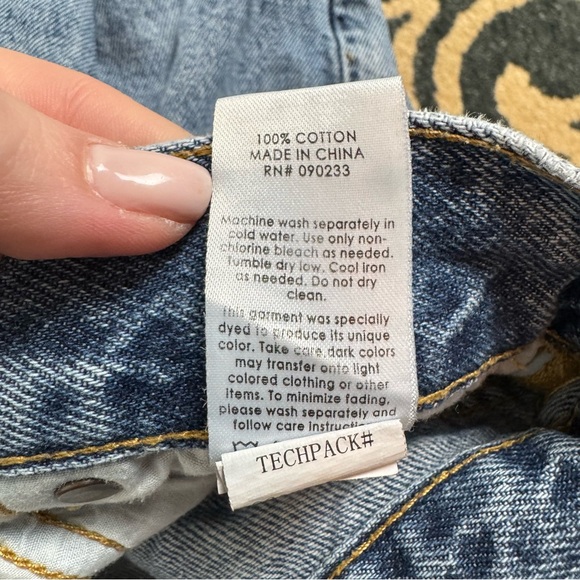 PacSun High Rise Blue Distressed Jeans - Picture 5 of 8